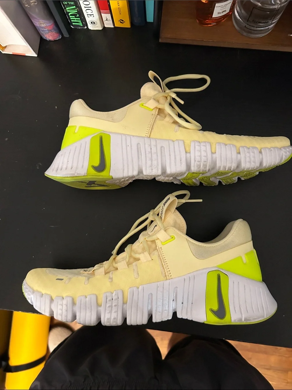 Nike Free Metcon 5 Women's Training Shoe - Citron Tint & Volt - Picture 2 of 6